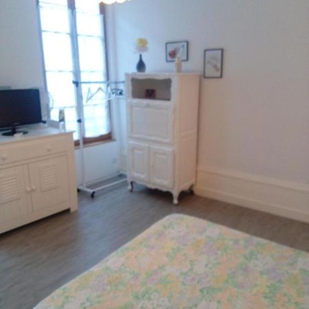 Vieux-Cognac, Chambre Avec Sa Salle De Bain Privative Ngoại thất bức ảnh